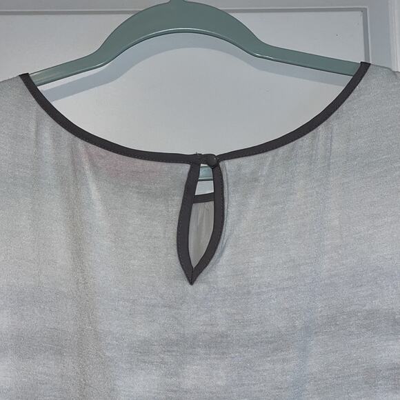 ⚡️ 3 for $20 ⚡️ELLE Cap Sleeve Striped Blouse - Picture 5 of 9